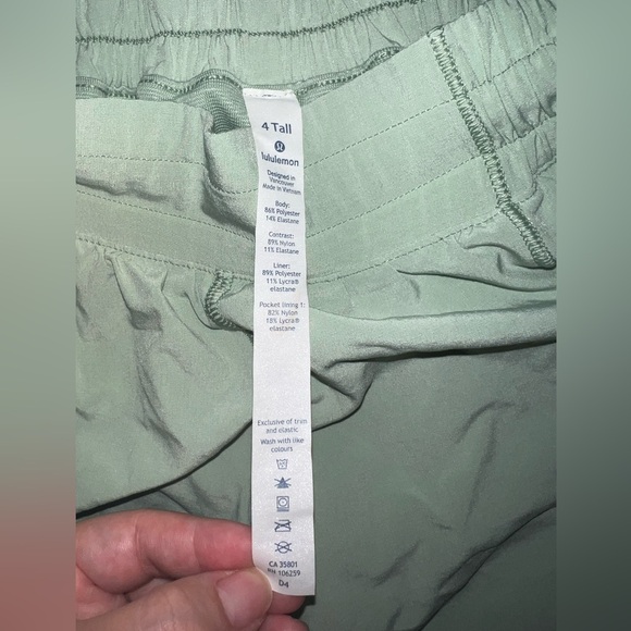 Lululemon short - Picture 2 of 3